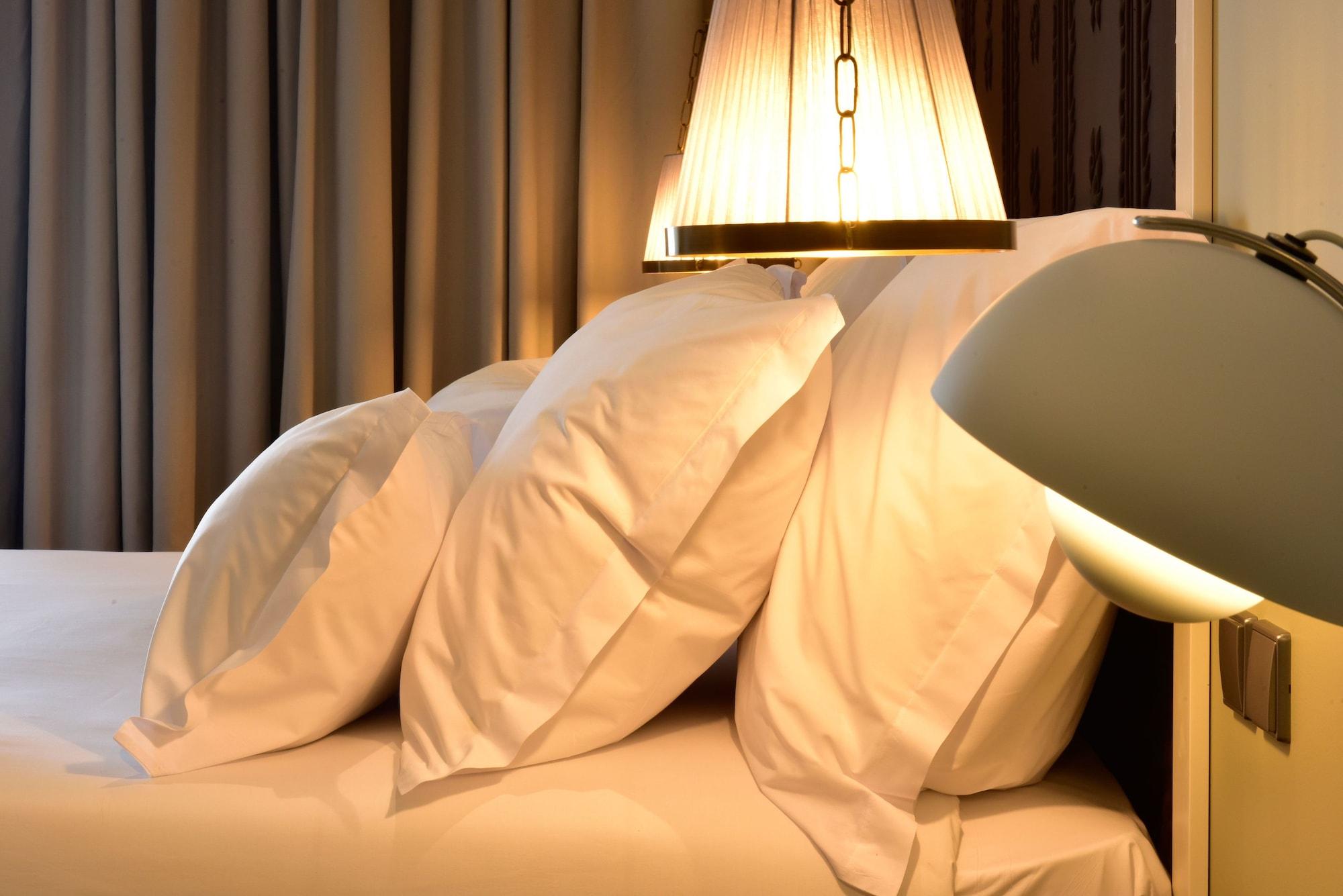 Pousada De Lisboa - Small Luxury Hotels Of The World Екстер'єр фото Silk pillowcase