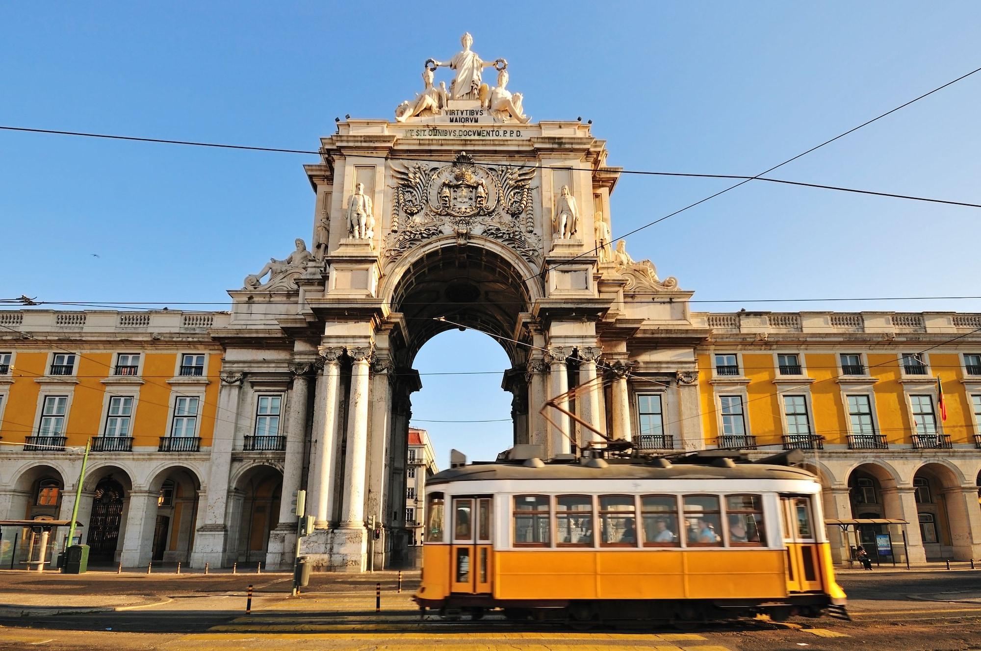 Pousada De Lisboa - Small Luxury Hotels Of The World Екстер'єр фото The Rossio railway station