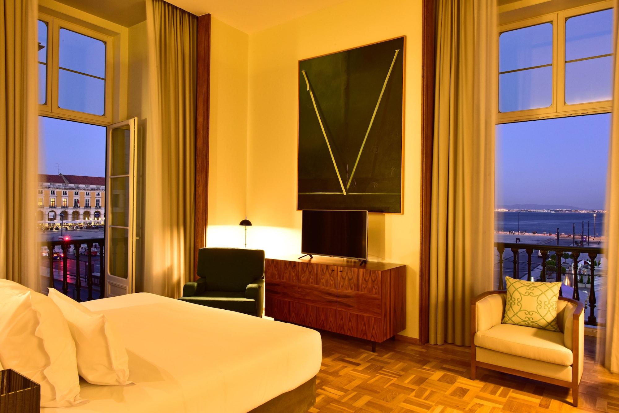 Pousada De Lisboa - Small Luxury Hotels Of The World Екстер'єр фото A room at the Hotel Lisboa