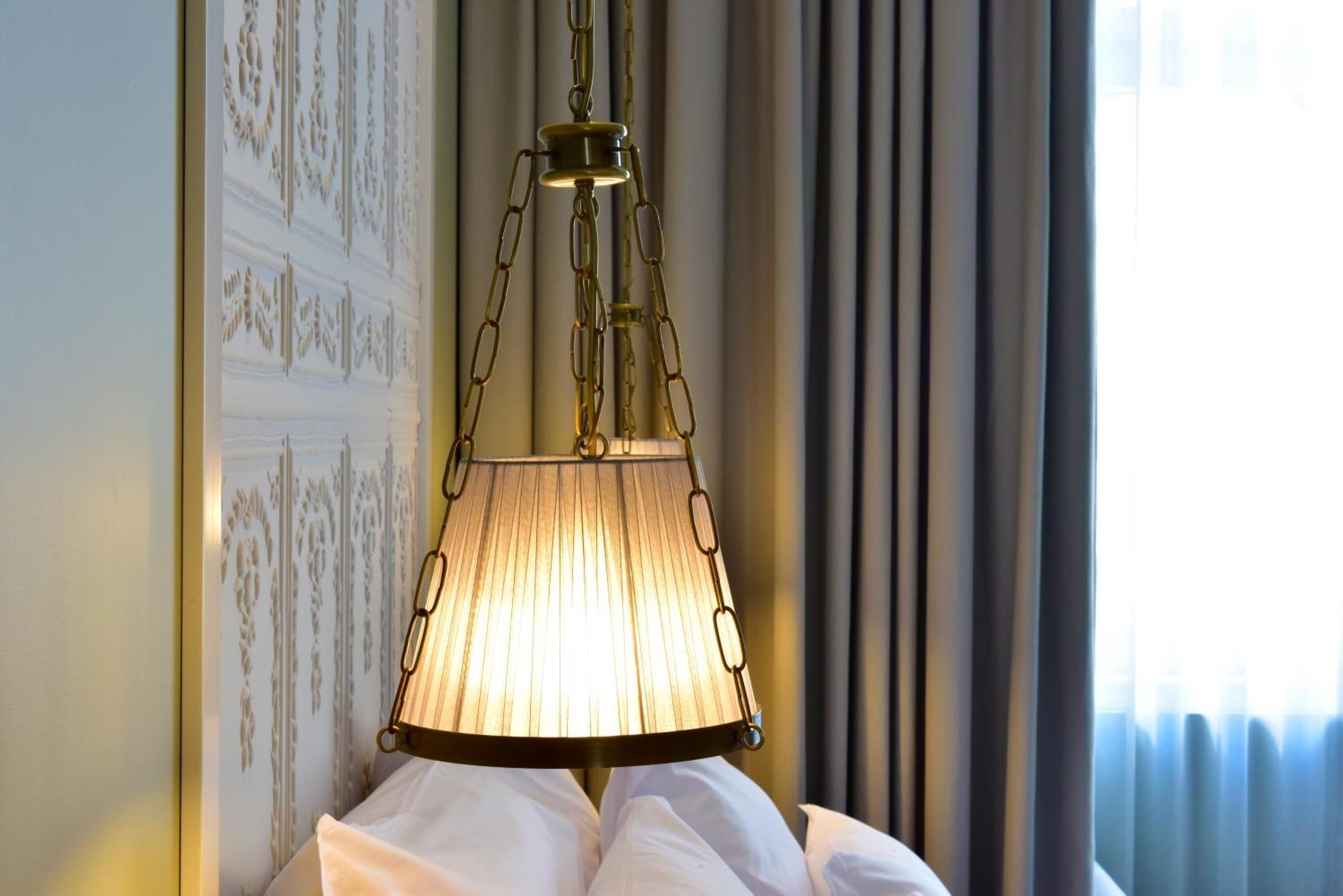 Pousada De Lisboa - Small Luxury Hotels Of The World Екстер'єр фото A lampshade