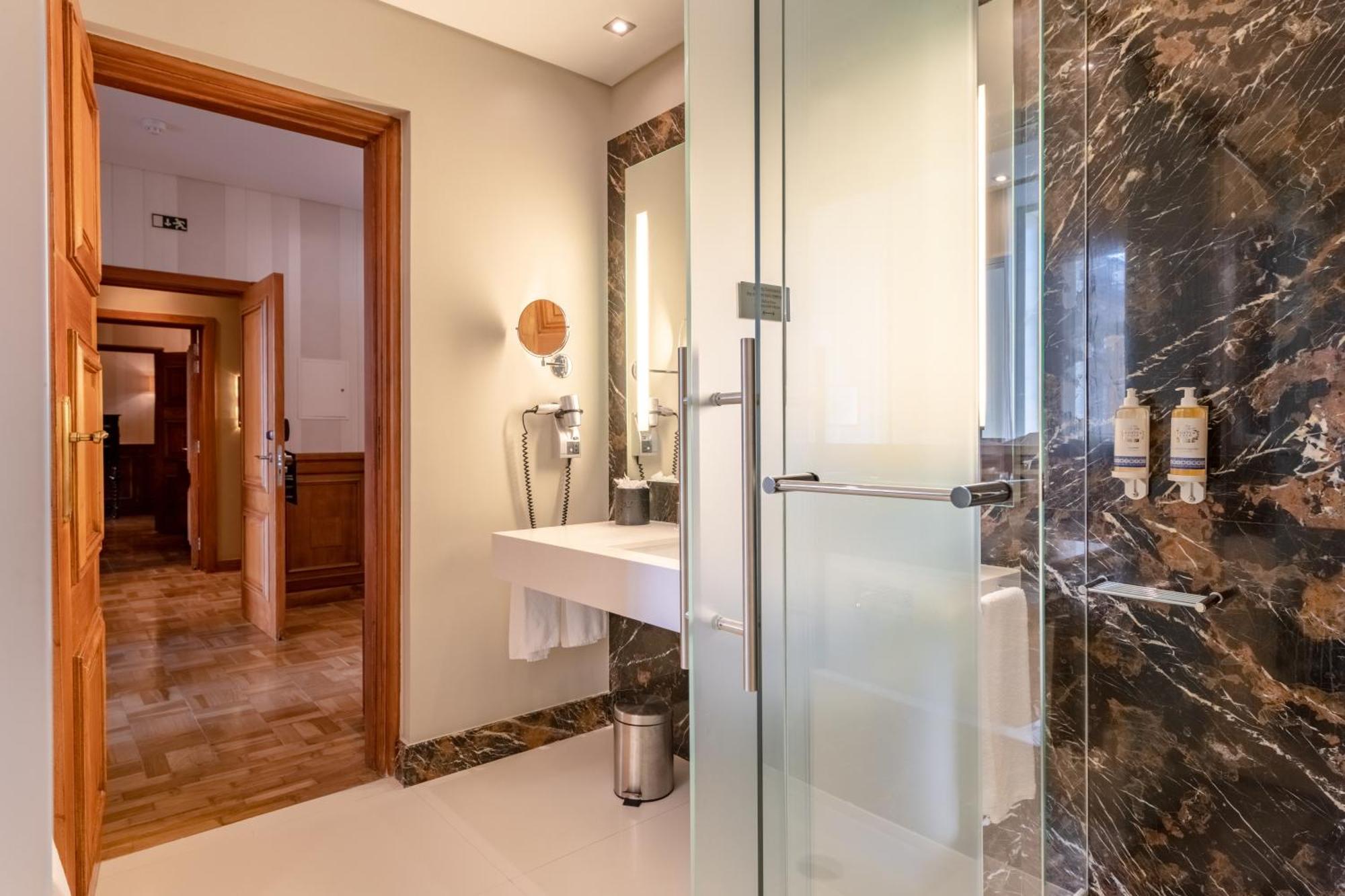 Pousada De Lisboa - Small Luxury Hotels Of The World Екстер'єр фото Bathroom