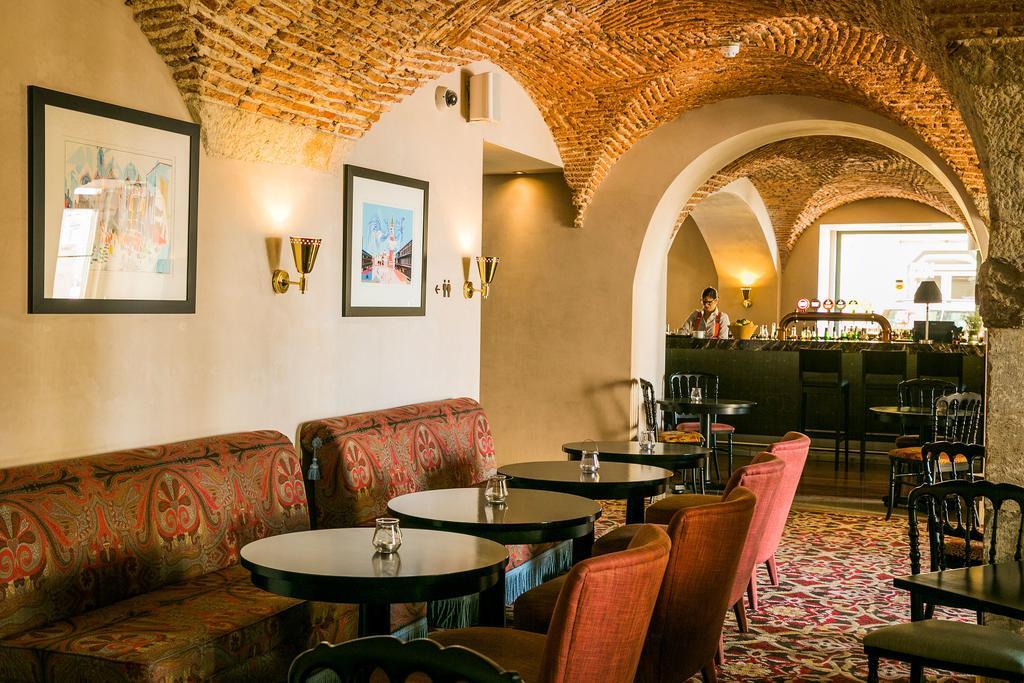 Pousada De Lisboa - Small Luxury Hotels Of The World Екстер'єр фото The bar at the Hotel de la Ville